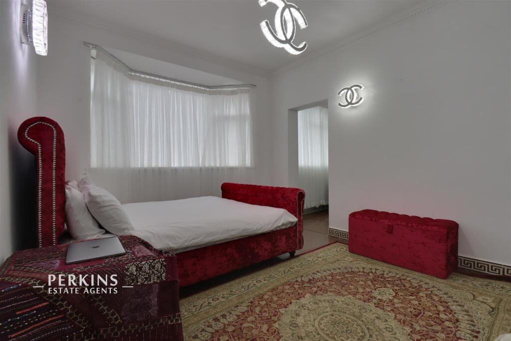 BED 1.jpg