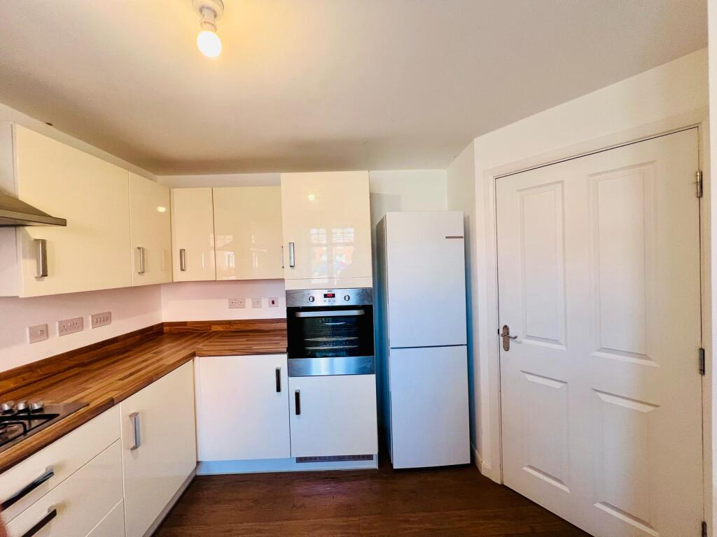 KITCHEN.jpeg
