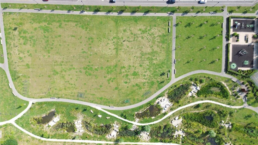 Communal Park Overhe