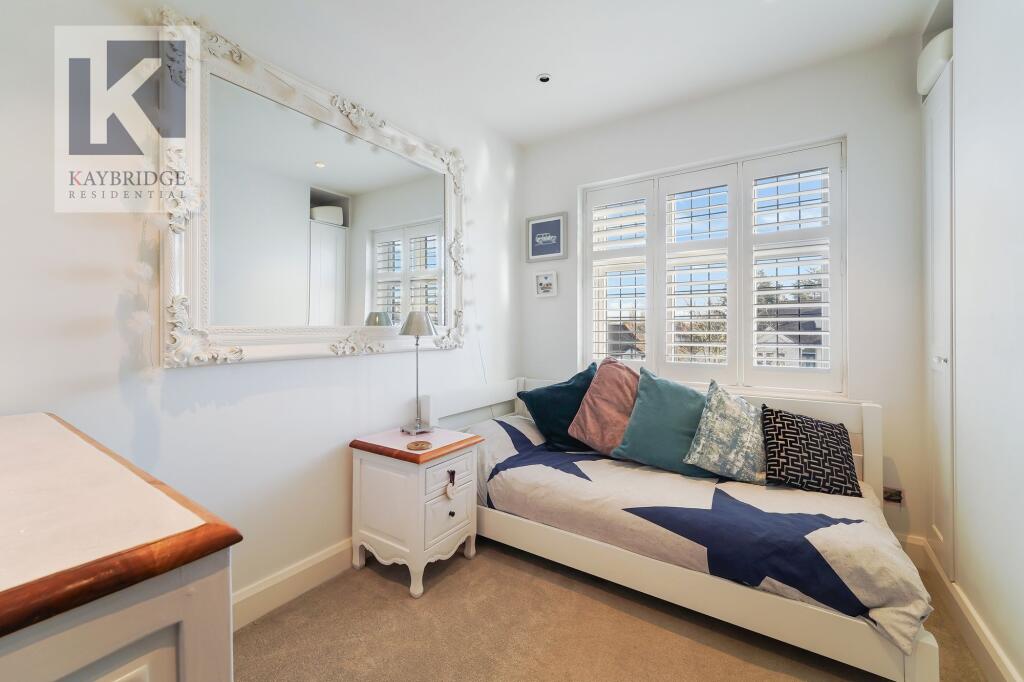 St. Clair Drive, Worcester Park - KT4 8UG