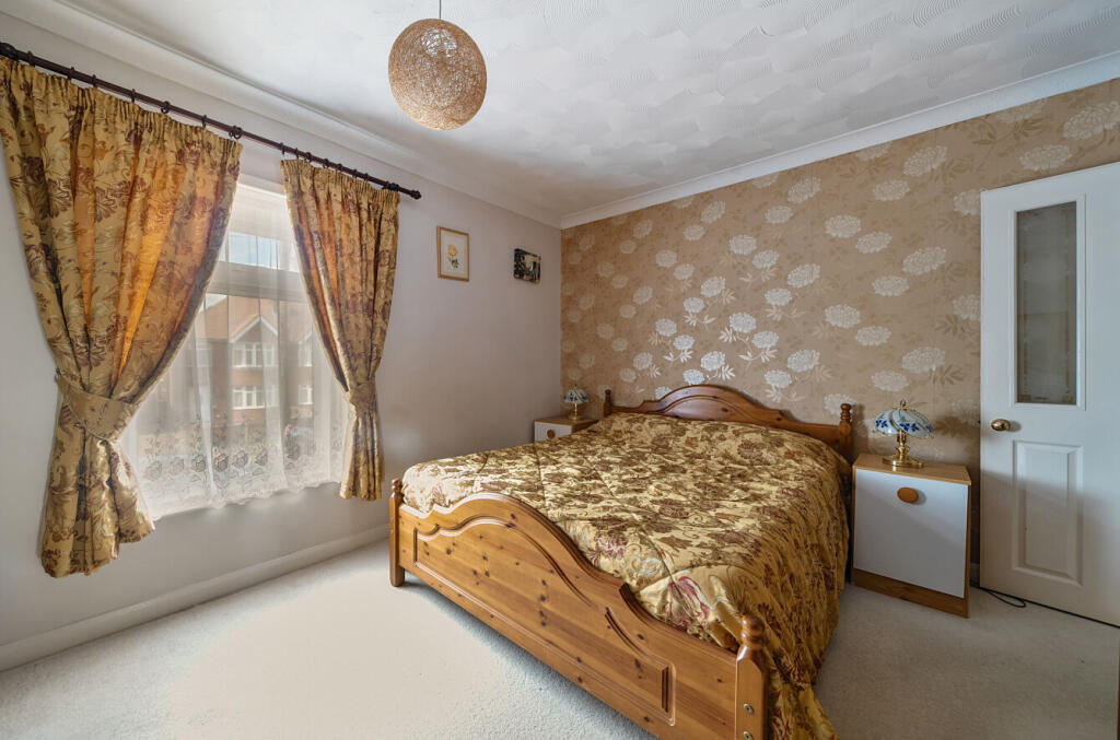 27-68221403cff1d-...