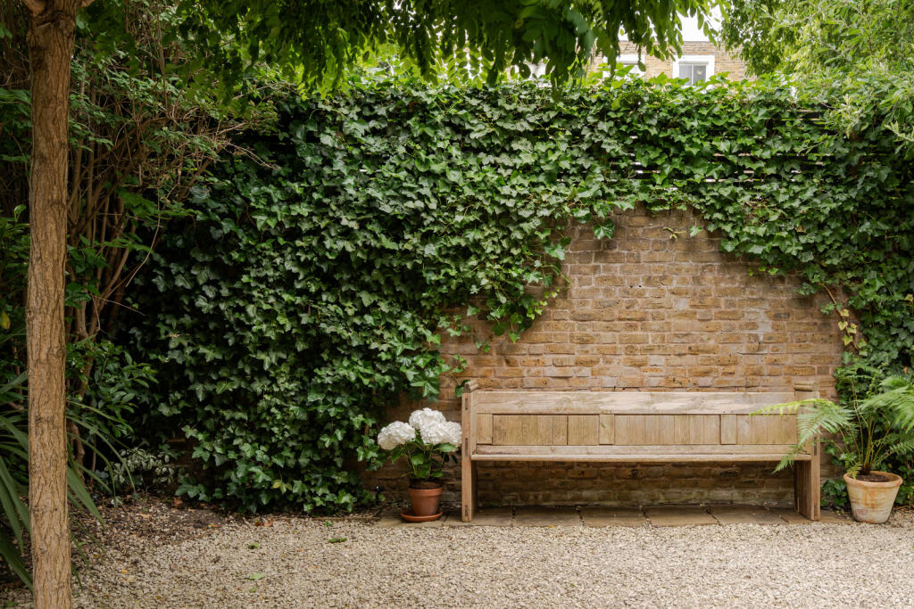 221963 - Morton Road, London, N1 - high res - N...
