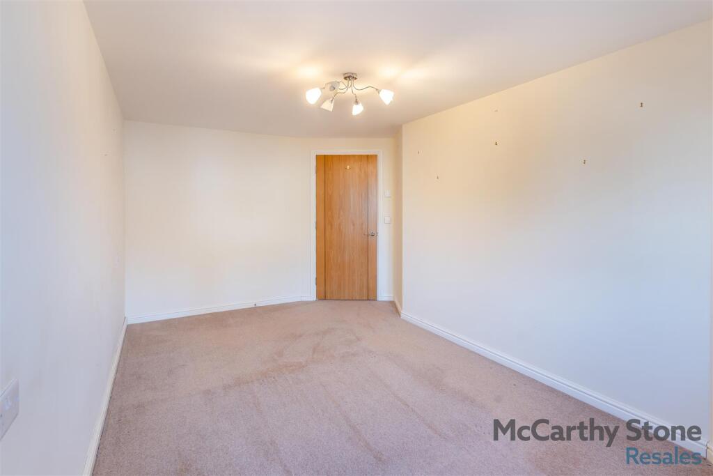 8633963-interior13.jpg