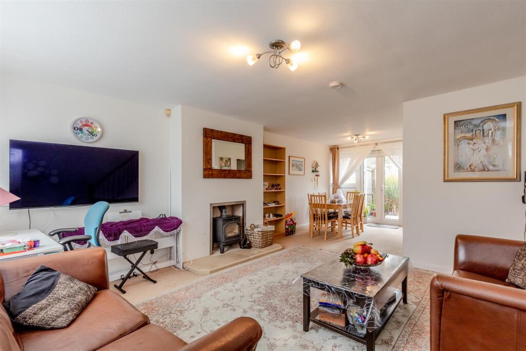 Lawrence Grove, Henleaze Living Room 2.jpg