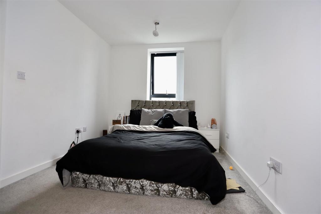 Bedroom 2.JPG
