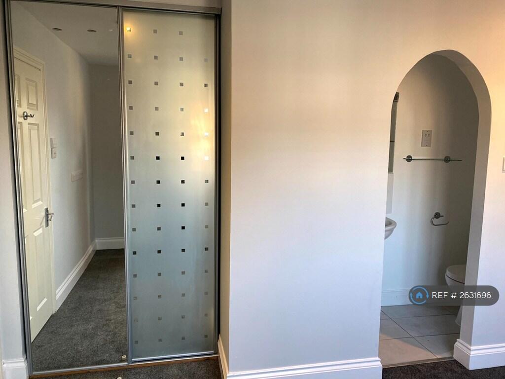 Ensuite