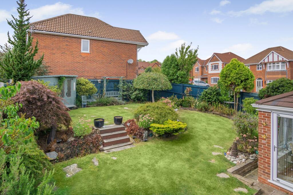 Garden to rear