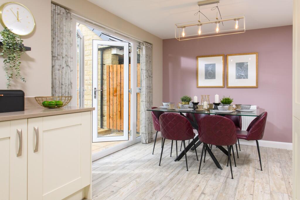 Dining kitchen with French doors to the garden
