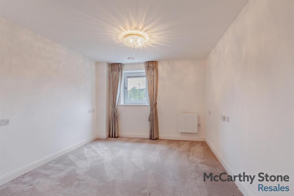 8644720-interior04-800.jpg