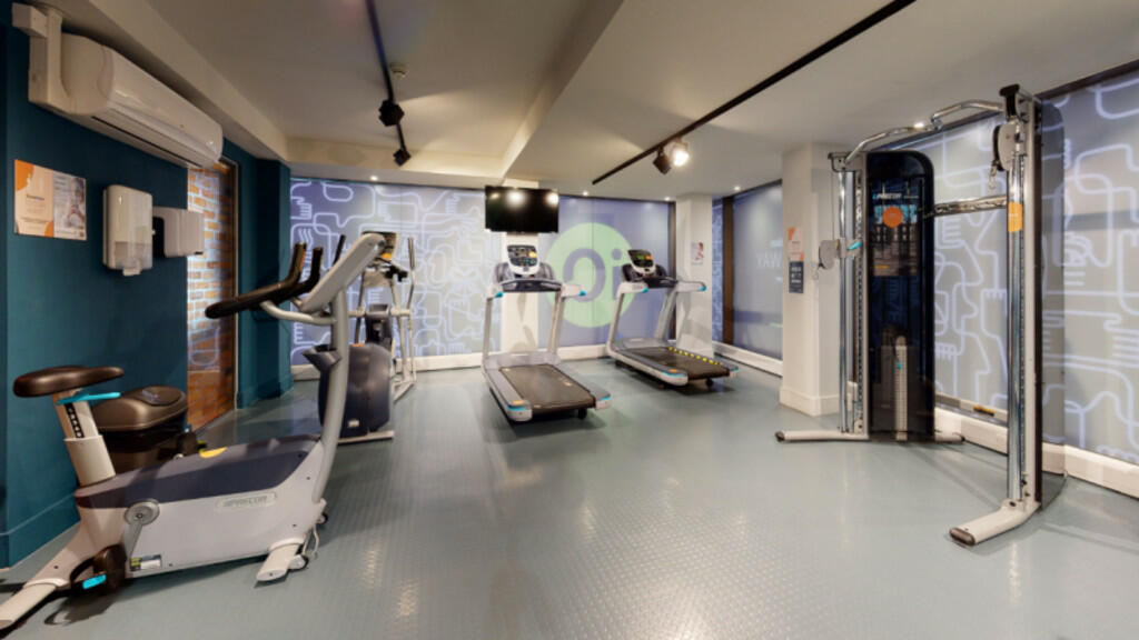 Amenities - Gym -...