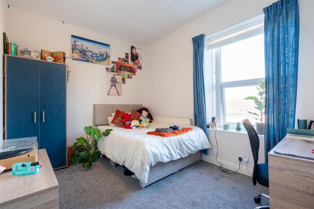 139 Howard 3.jpg