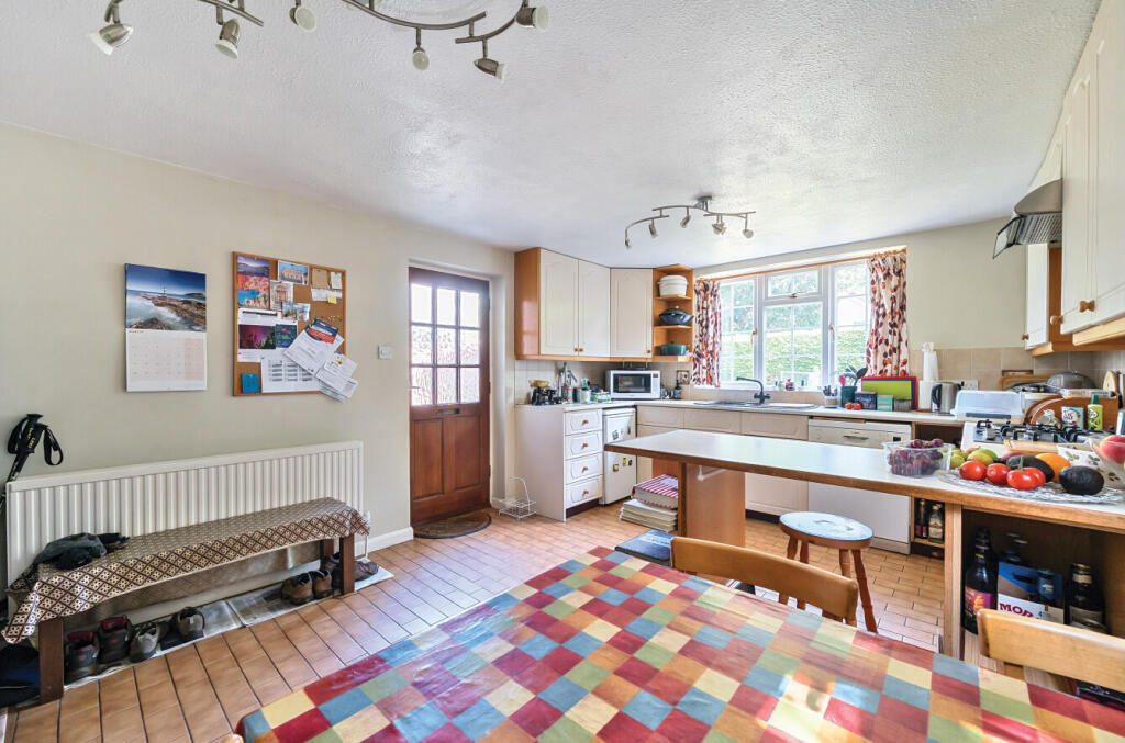 1336619-3-689b344...