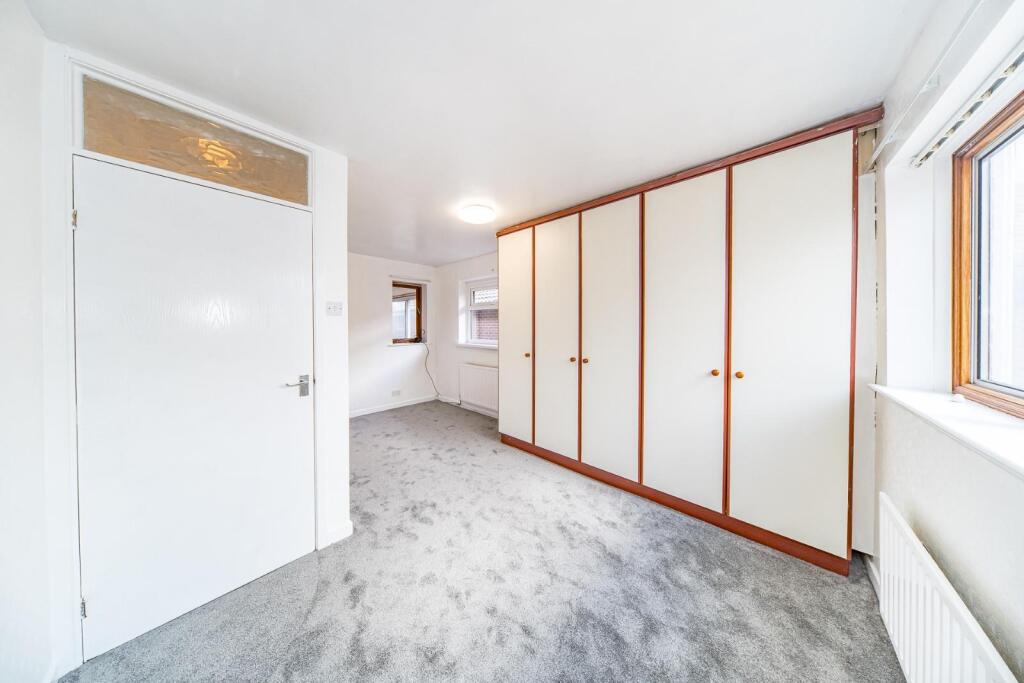 12 Tern Way bedroom 1 2.jpg