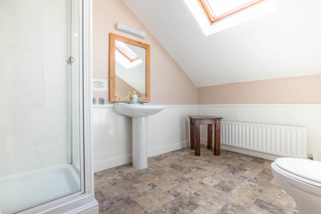EN SUITE
