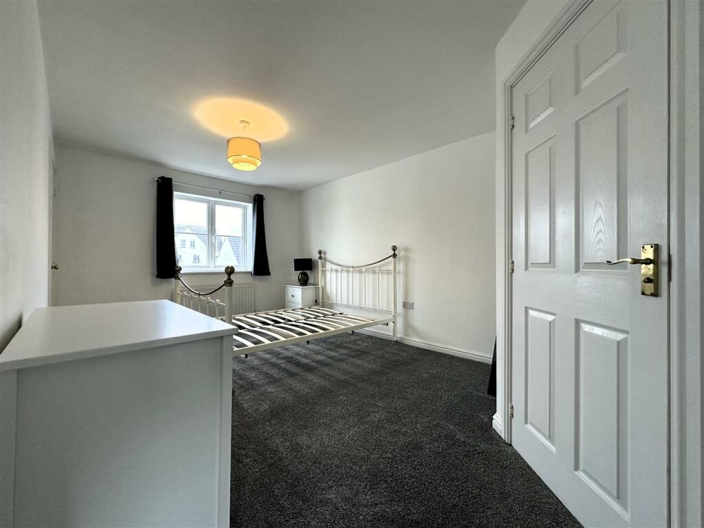 Room 4 II.jpg