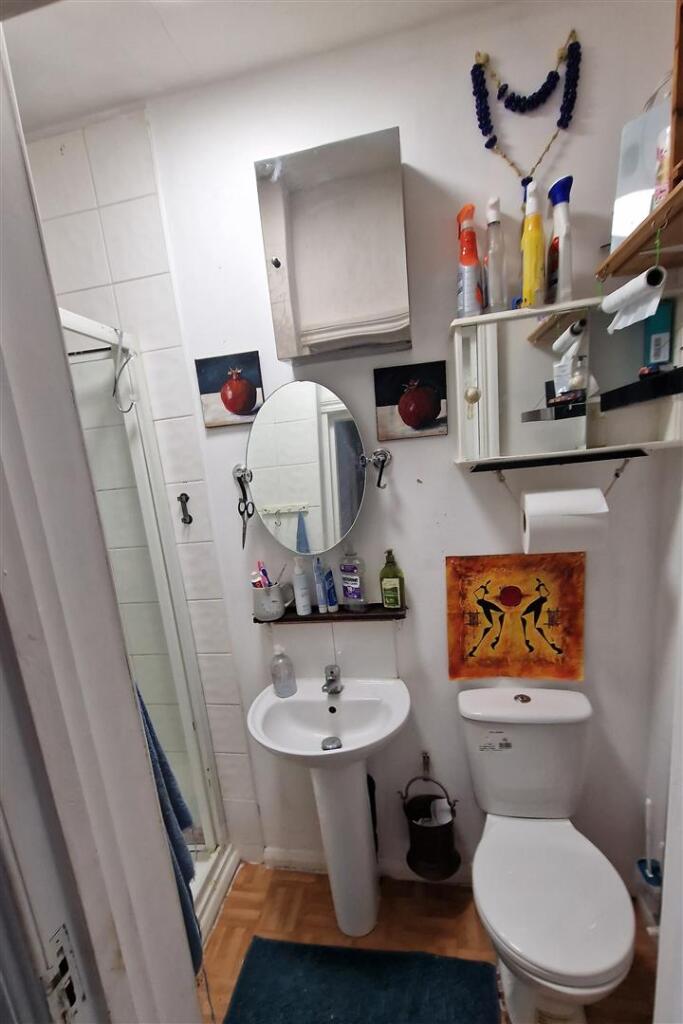 Bathroom combined W.C