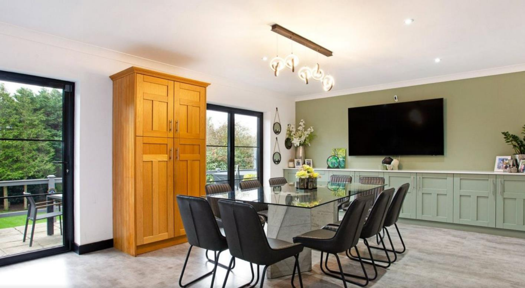 13Dining area 2.png