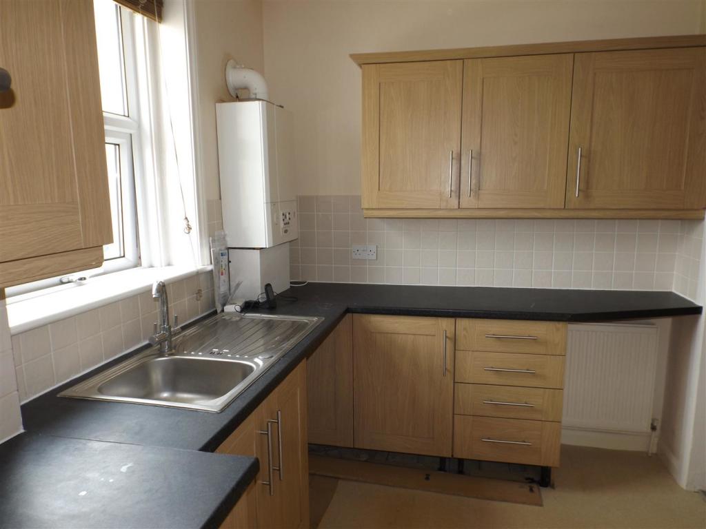 Kitchen 3.JPG