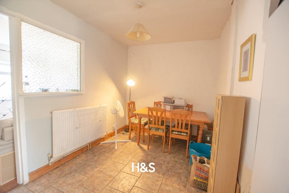 106 tibland road - dining area..jpg