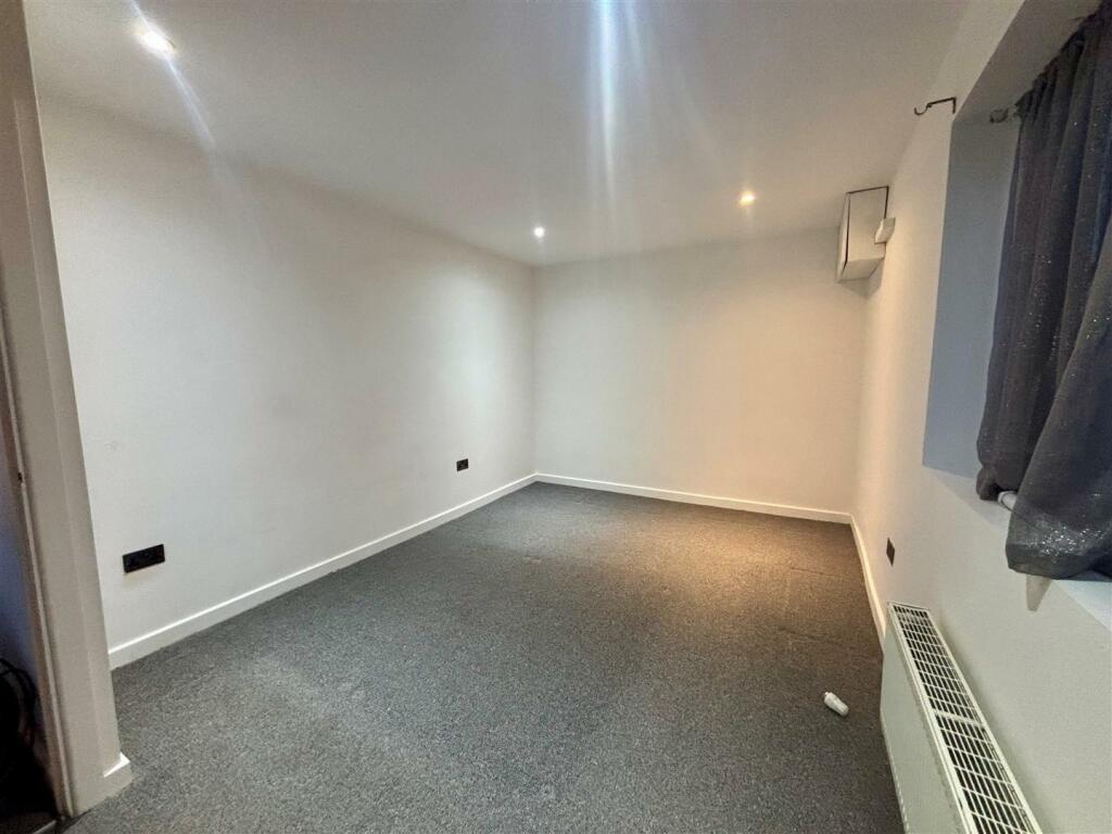 Main Bedroom.jpg
