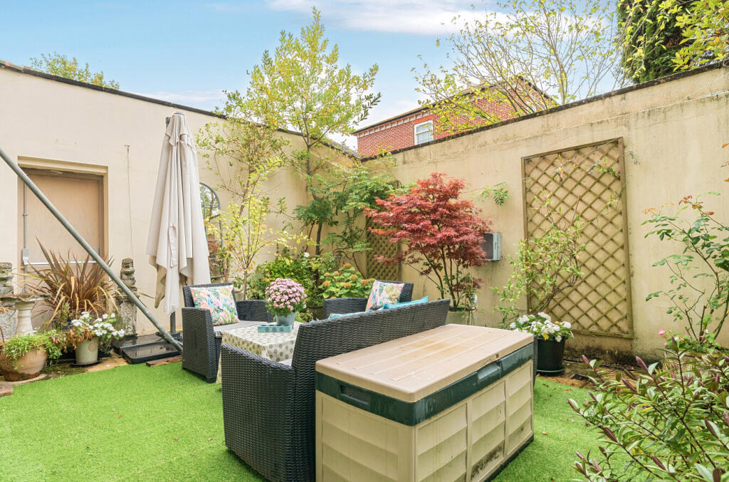 1348897-8-68cadd9...