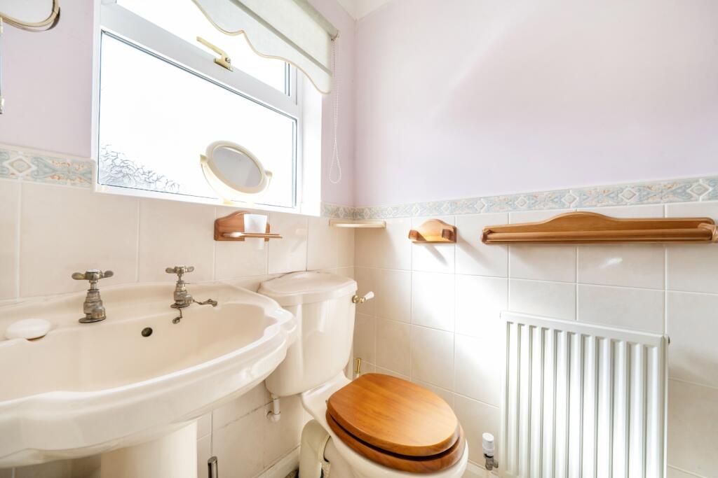 1348935-19-68b96bae2372b