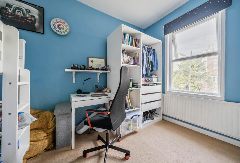 1301894-10-684091...