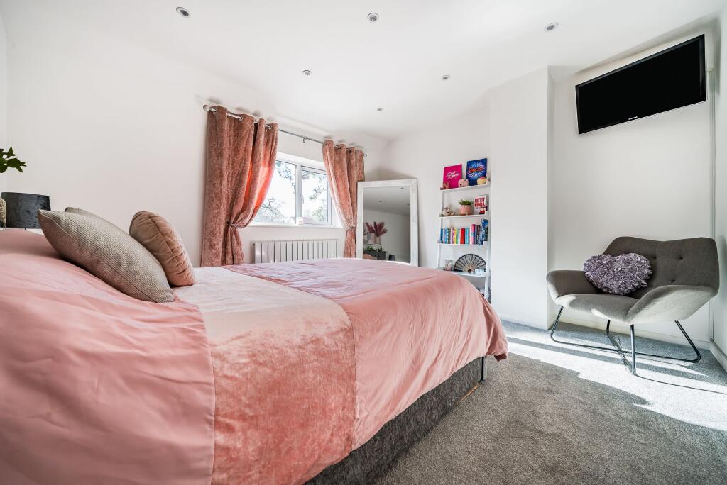 Principal bedroom