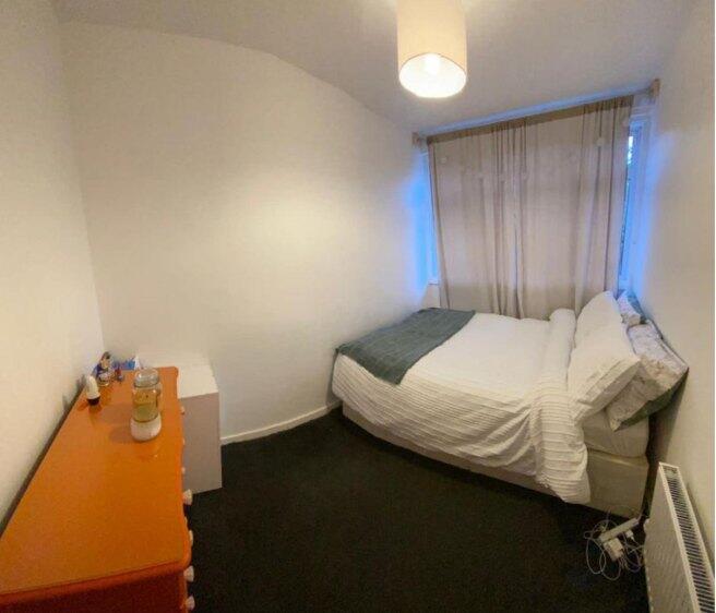 salford-house-e14-3hz-983411