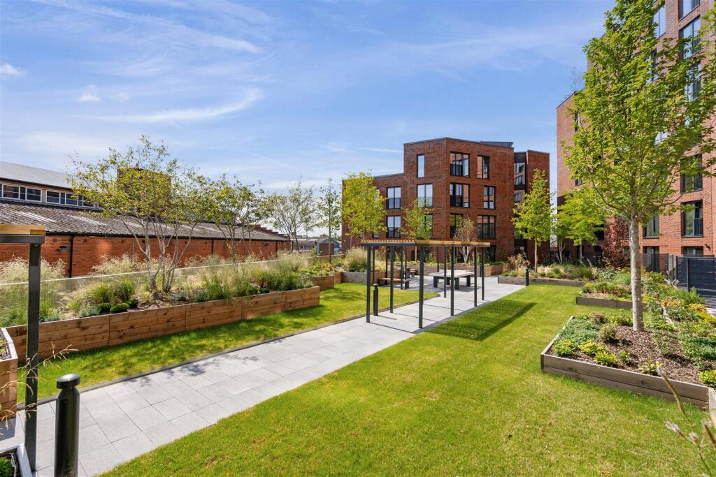 75907_Springwell-Gardens-Whitehall-Road-Leeds (31)