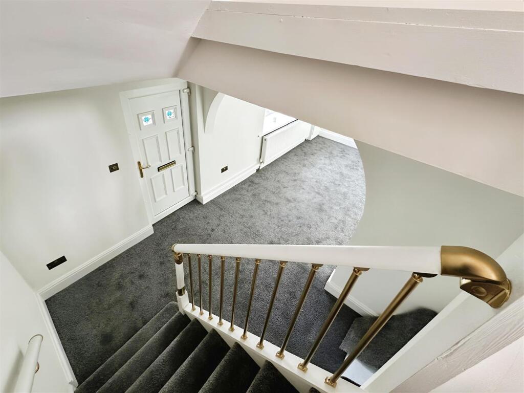 Hallway &amp; Balustrade