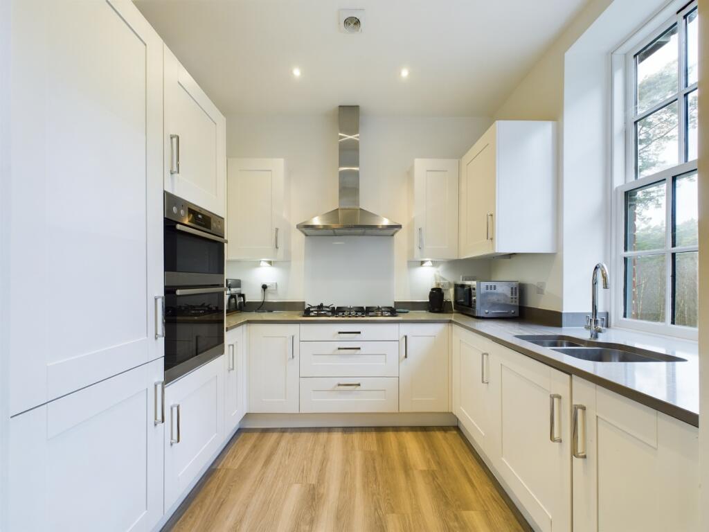 CAM03624G0-PR0103-STILL001