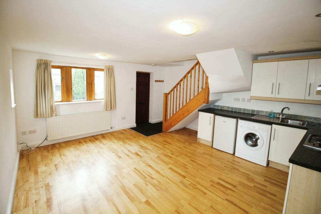 LIVING ROOM/KITCHEN