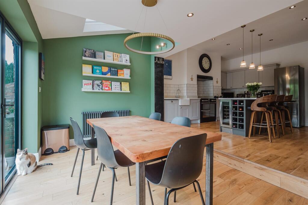 Live In Dining Kitchen