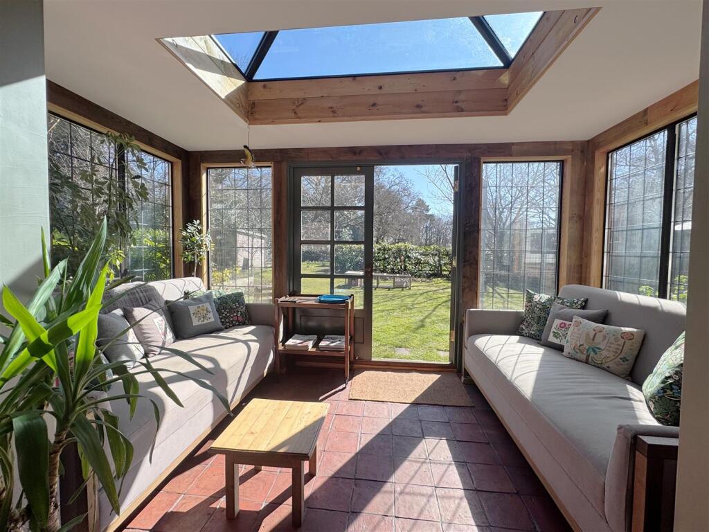 Garden Room 1.JPG