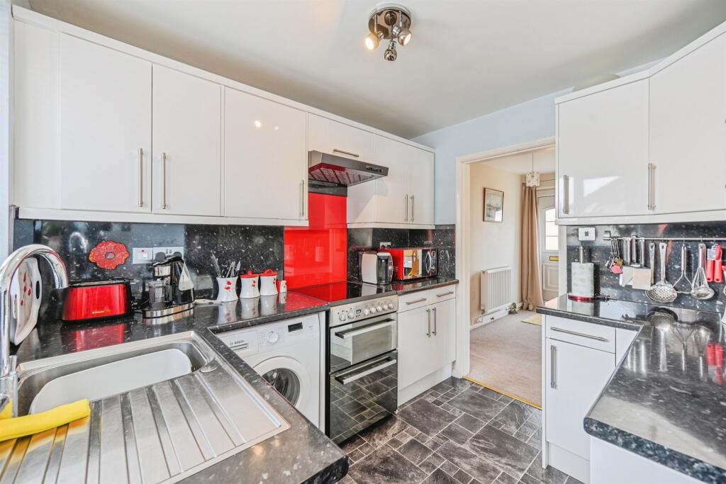 Kitchen: