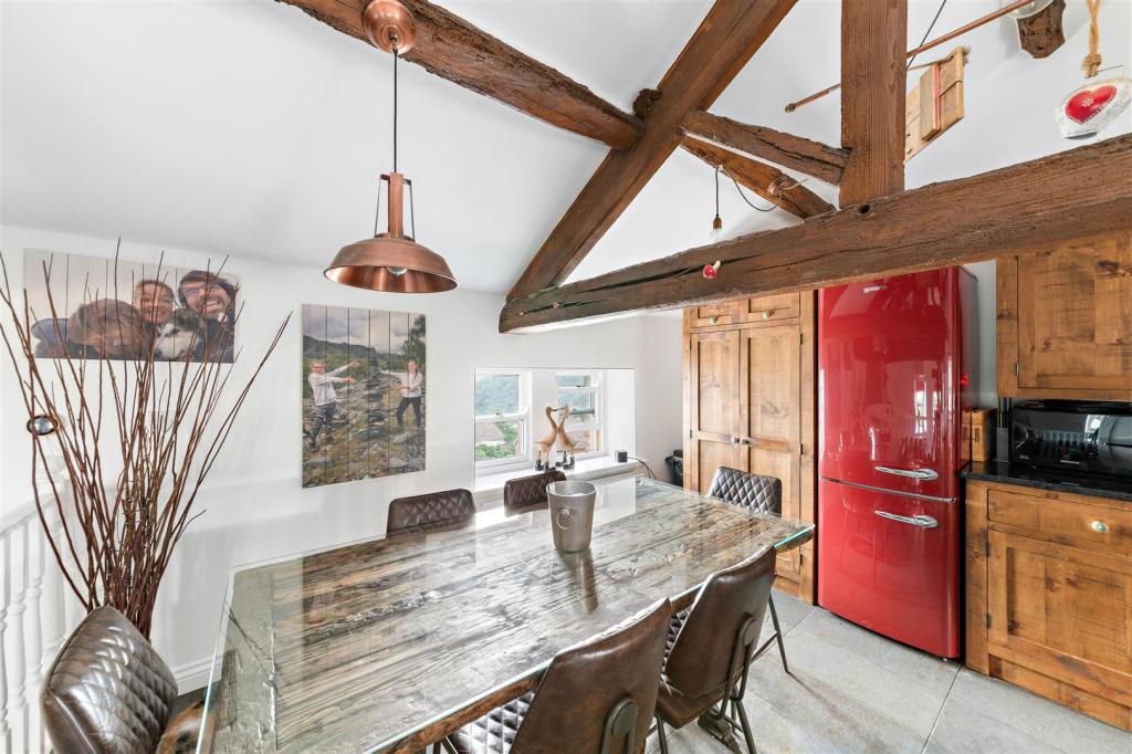 LIVING/DINING KITCHEN