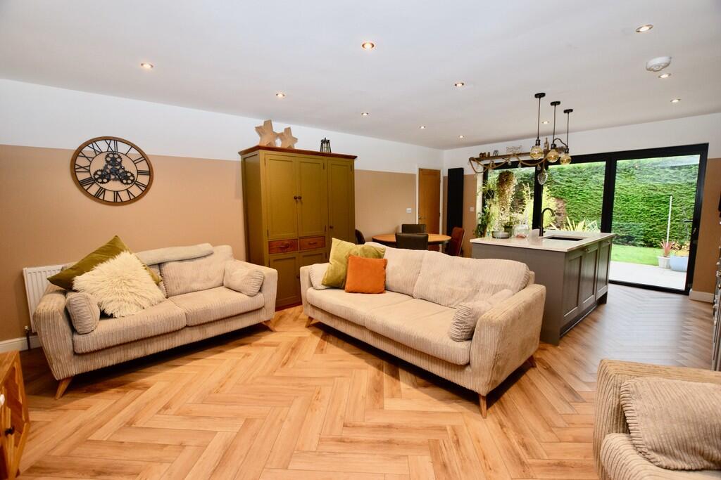 Kitchen/Dining/Li...