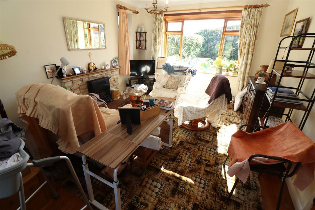 Lounge / Dining Room