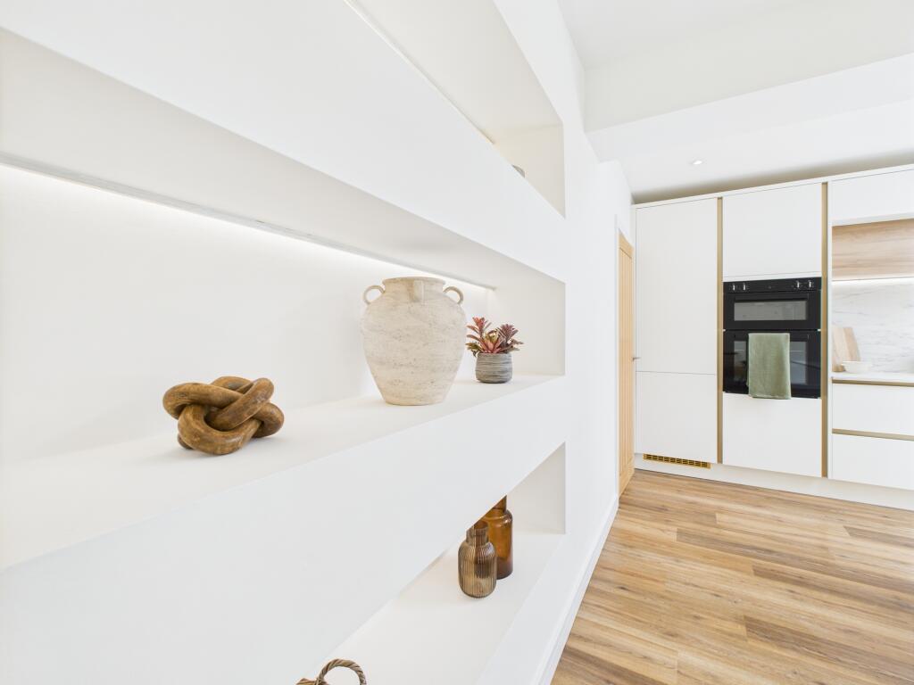 Kitchen/ Living Area