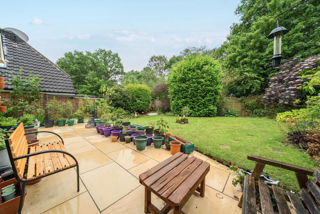 1300641-5-683efc5...