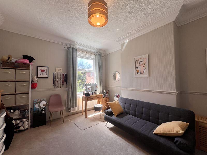 Bedroom with two single beds