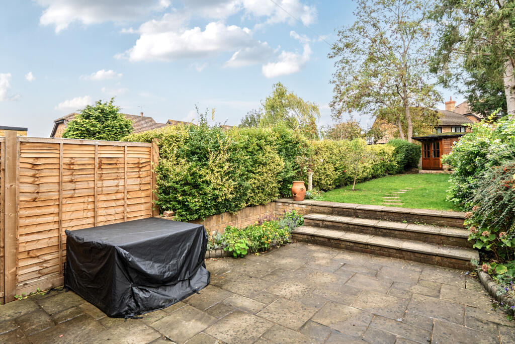 1372662-7-6908a19...