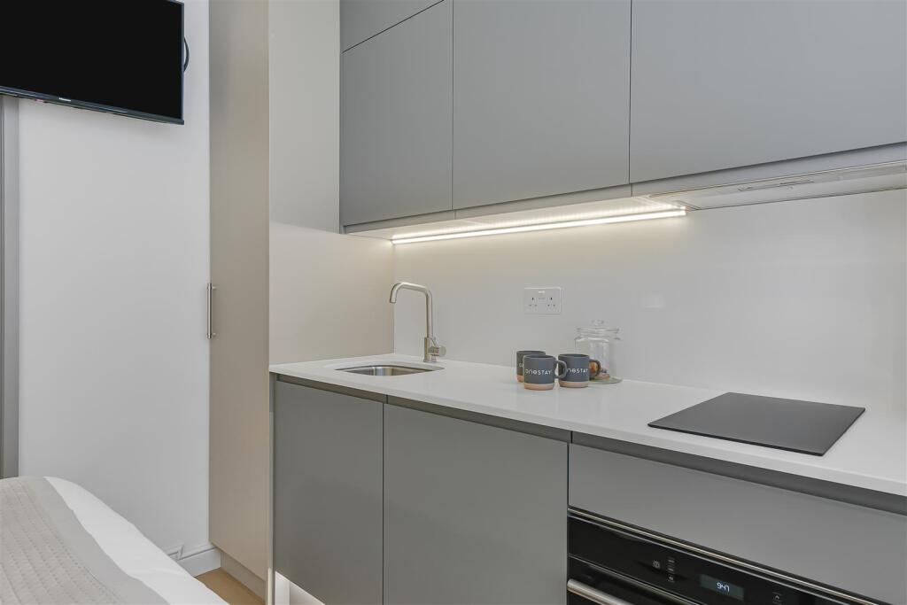 One Stay - Studio 2 - Kitchenette - Image 1.JPG