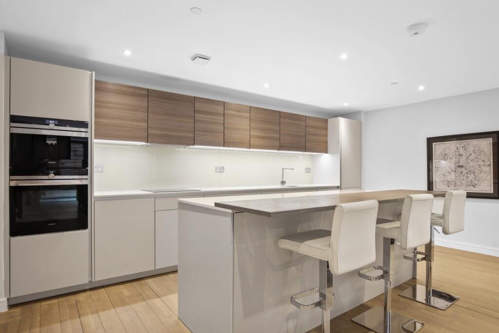 Kitchen &amp; Breakfast 