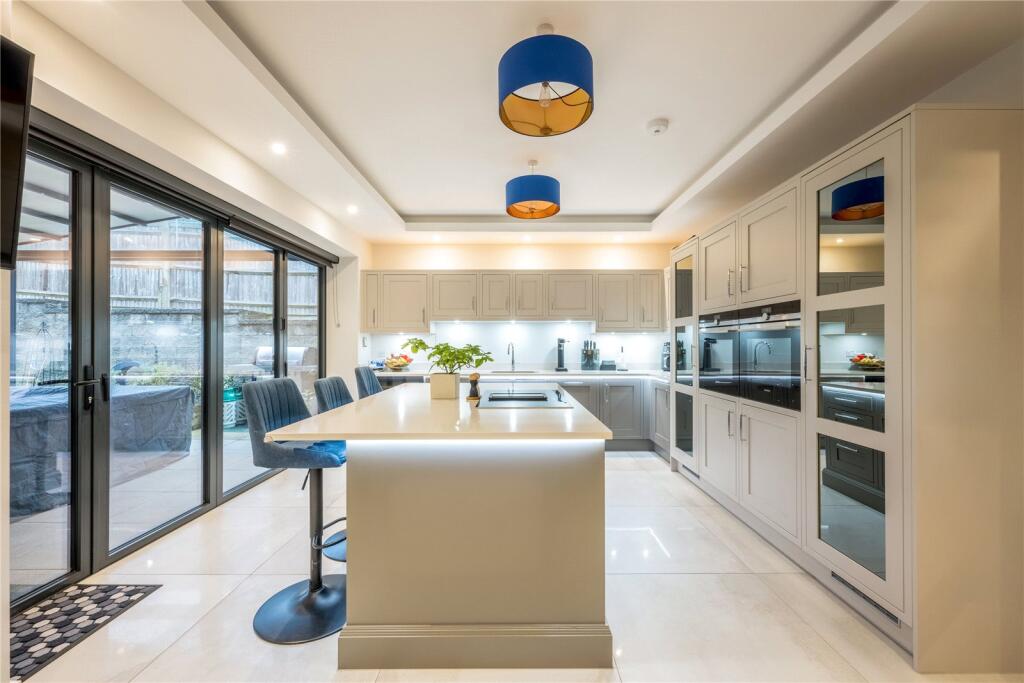 Kitchen/Breakfast Rm