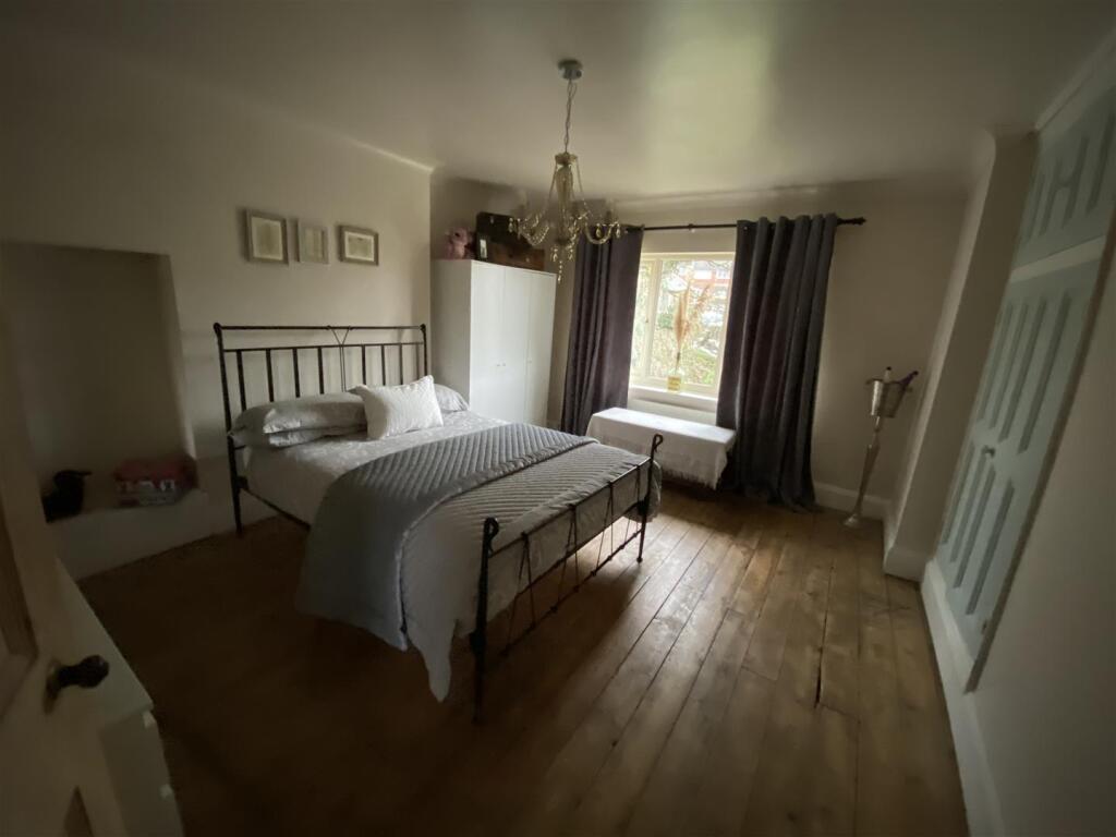 Bedroom no.2 front double: