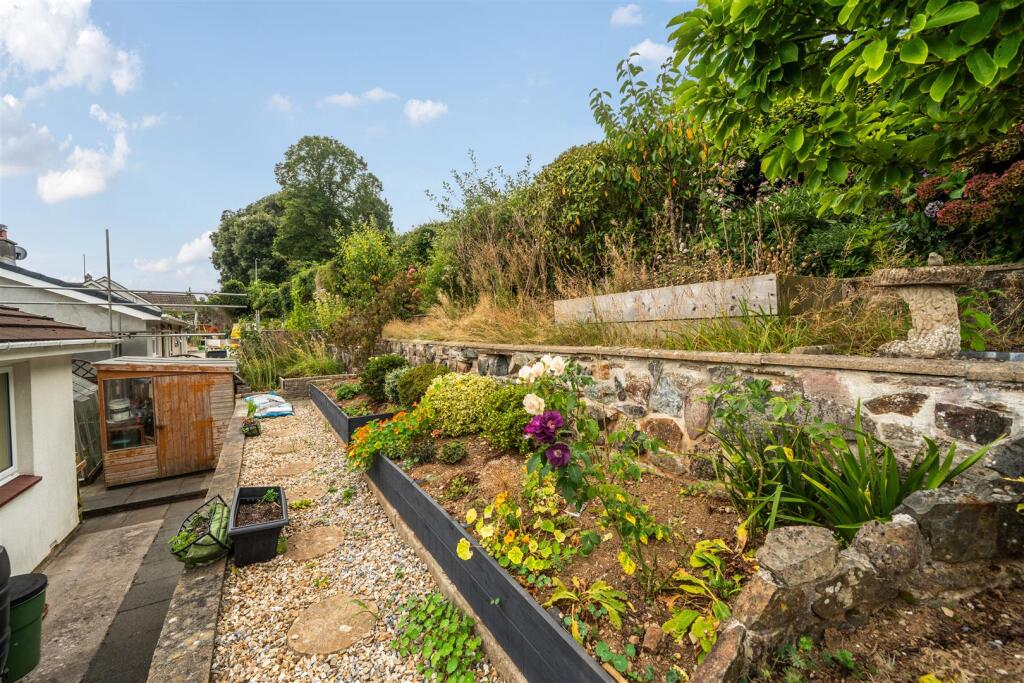 Crescent Gdns Garden 1.jpg