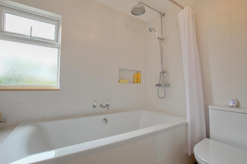BATHROOM/W.C.