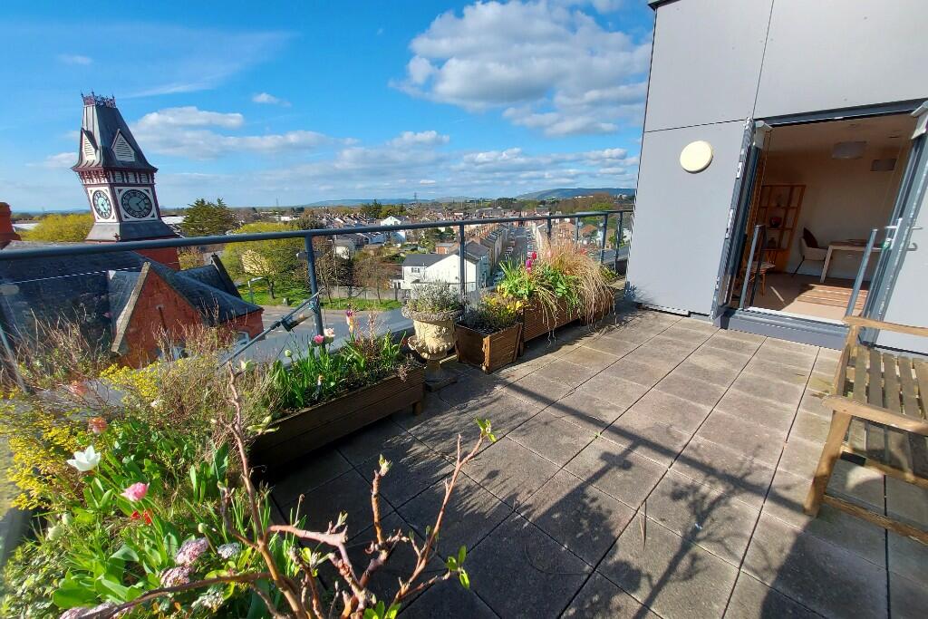 Private Terrace (2) 